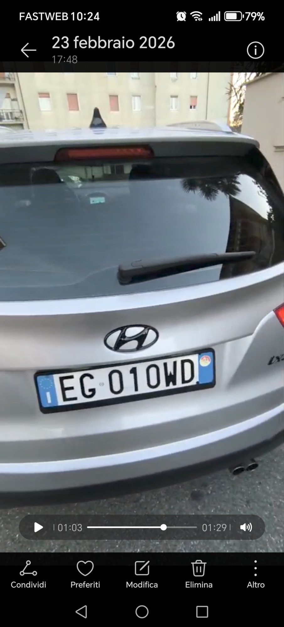 Numer rejestracyjny EG010WD posiada HYUNDAI ix35