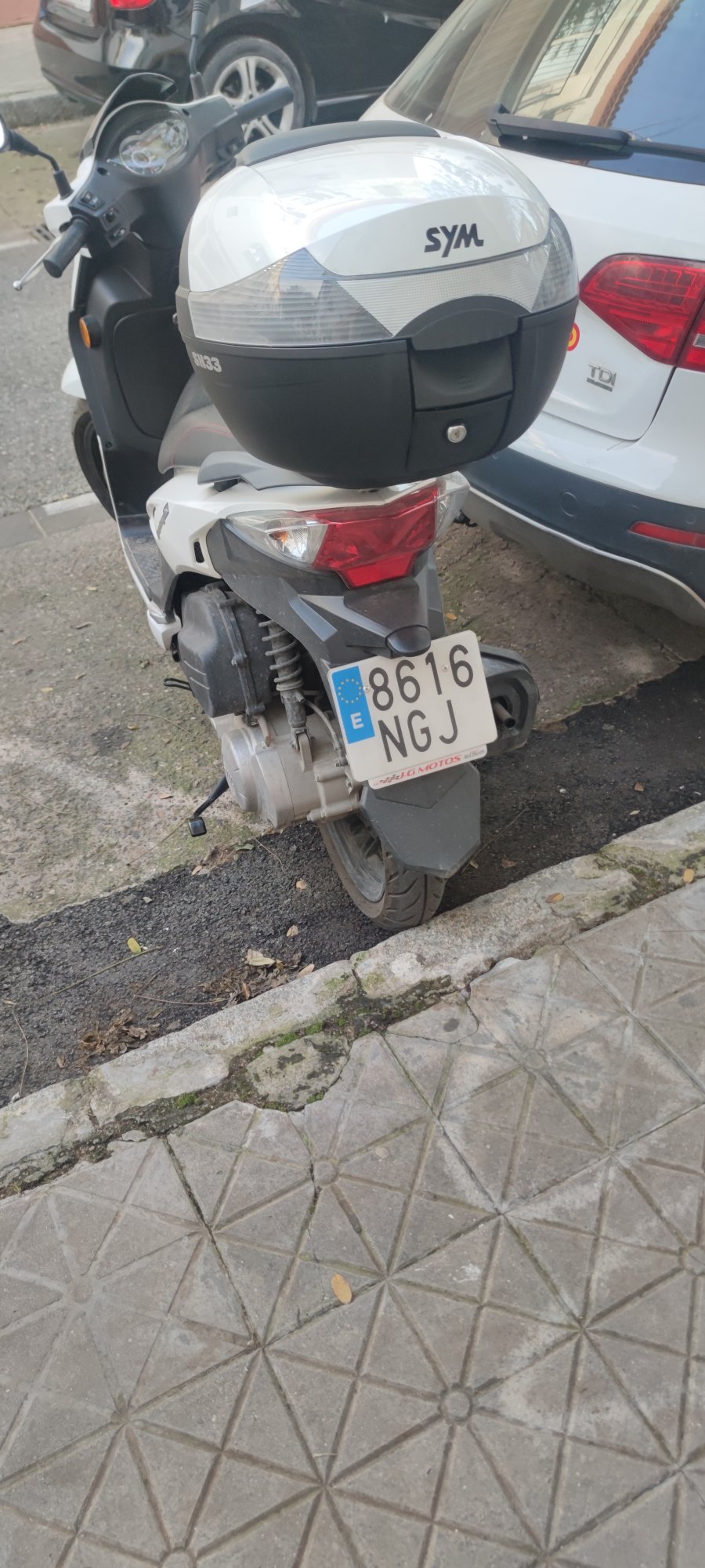 Numer rejestracyjny 8616NGJ posiada SYM JET 14