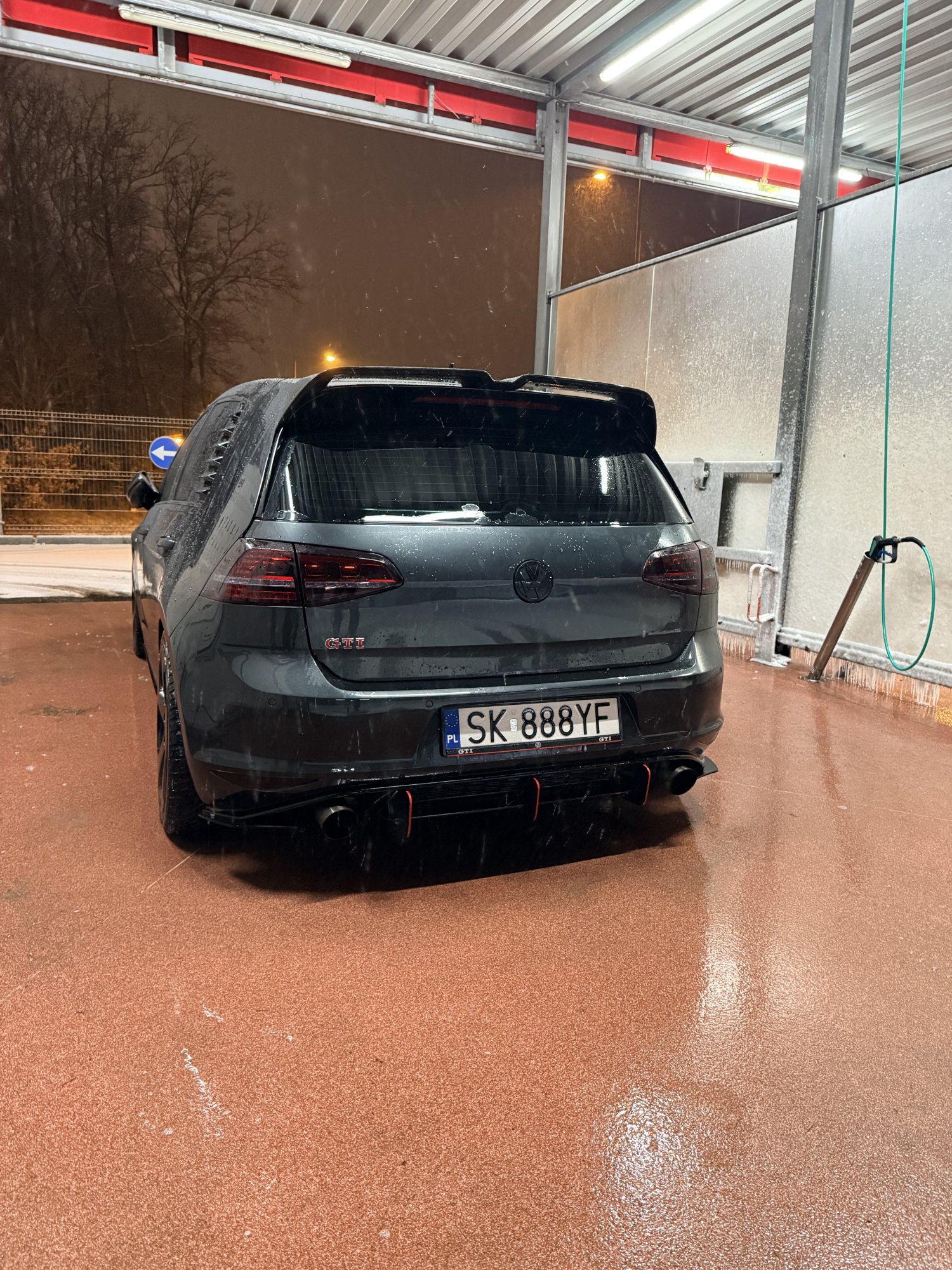 Numer rejestracyjny SK 888YF posiada VOLKSWAGEN Golf VII 2.0 TSI MR`12 E6 GTI - SK888YF