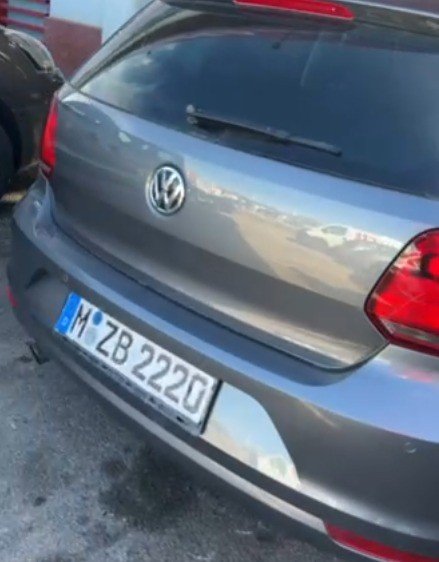 Numer rejestracyjny MZB2220 posiada Volkswagen 