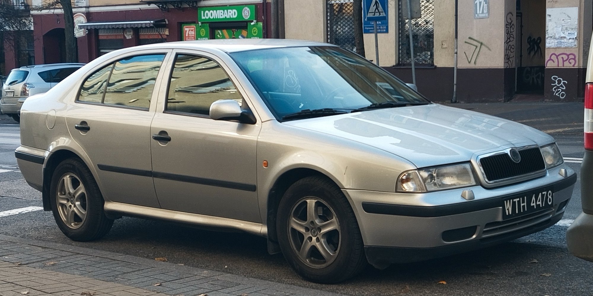 Numer rejestracyjny WTH 4478 posiada SKODA  - WTH4478