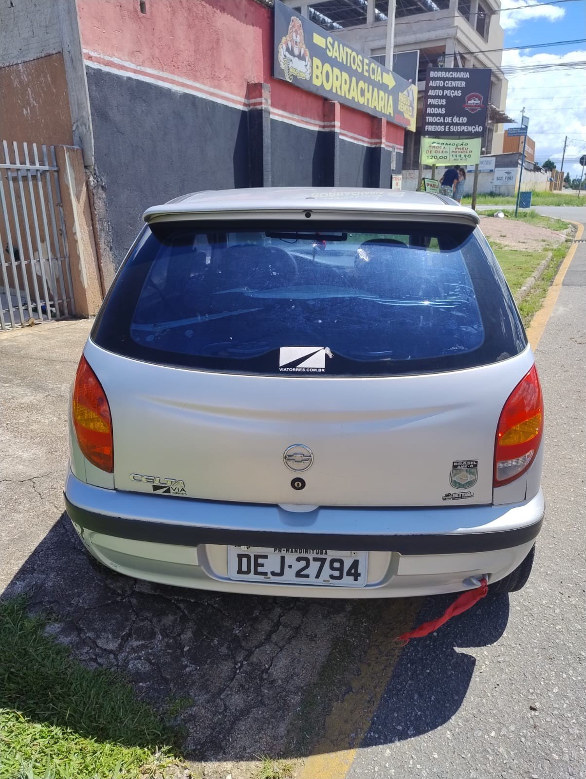 Numer rejestracyjny DEJ2794 posiada Chevrolet Celta Viva