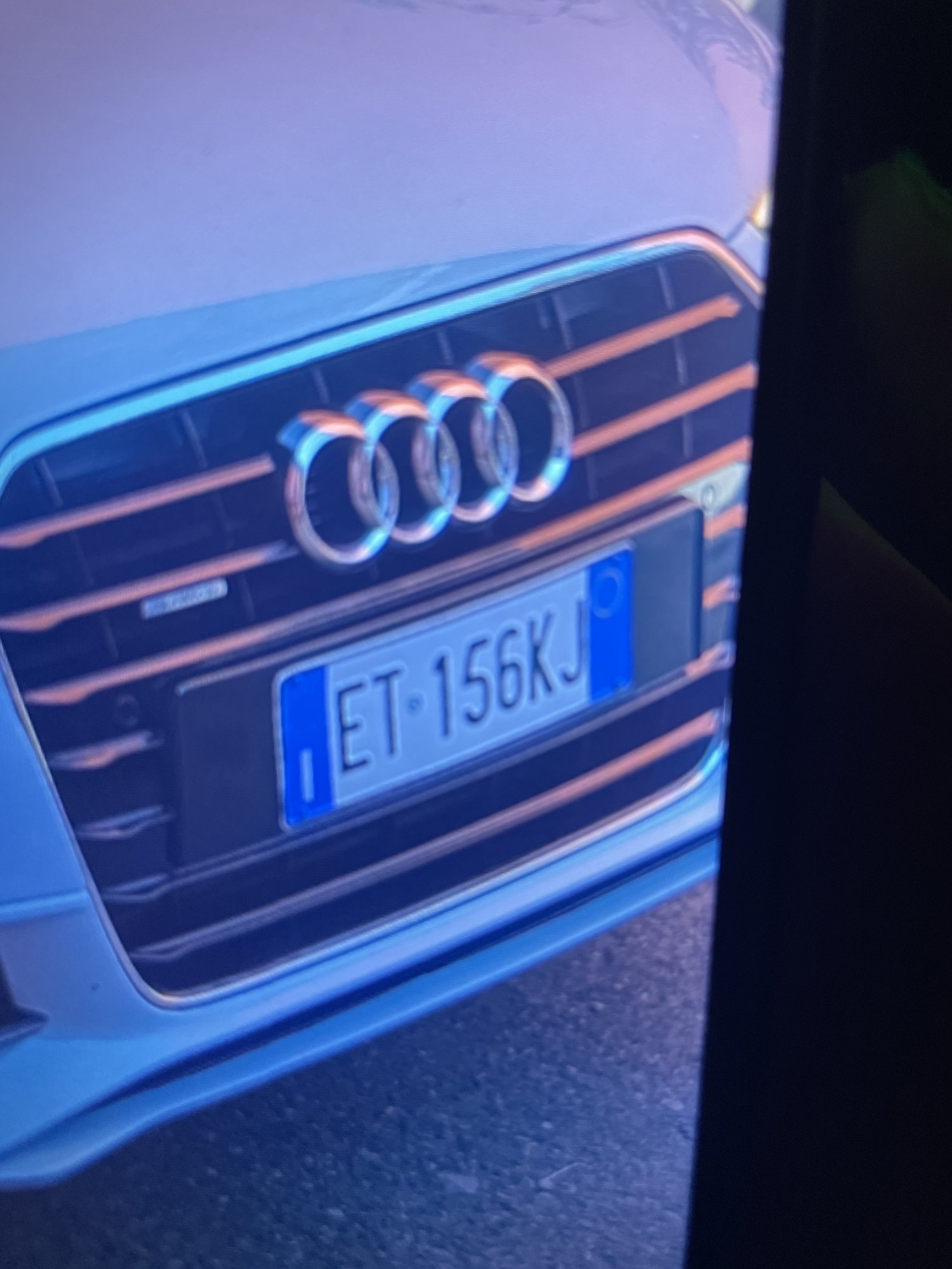 Numer rejestracyjny ET156KJ posiada AUDI A4 AVANT