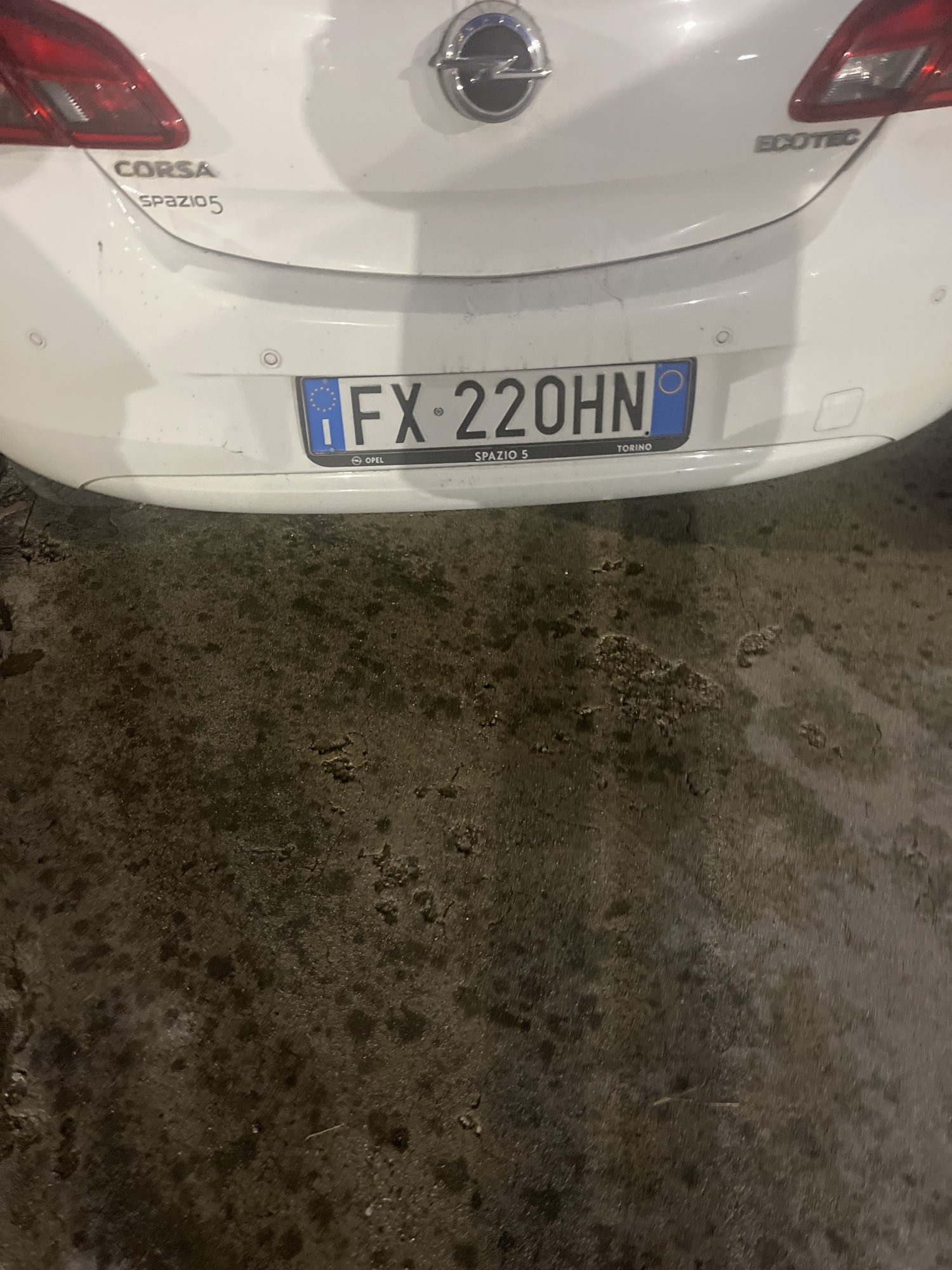 Numer rejestracyjny FX220HN posiada OPEL Corsa 5a serie