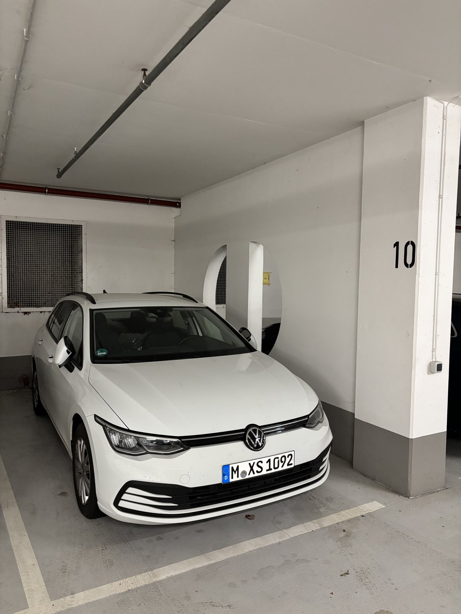 Numer rejestracyjny MXS1092 posiada Volkswagen Golf