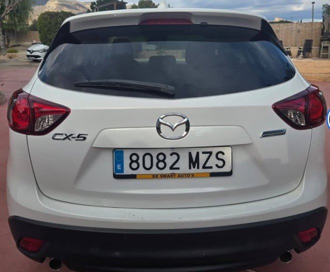 Numer rejestracyjny 8082MZS posiada MAZDA CX-5