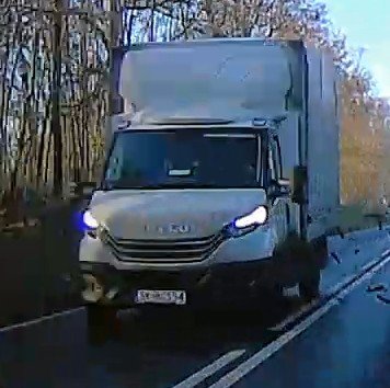 Numer rejestracyjny 08TR514 posiada Iveco 