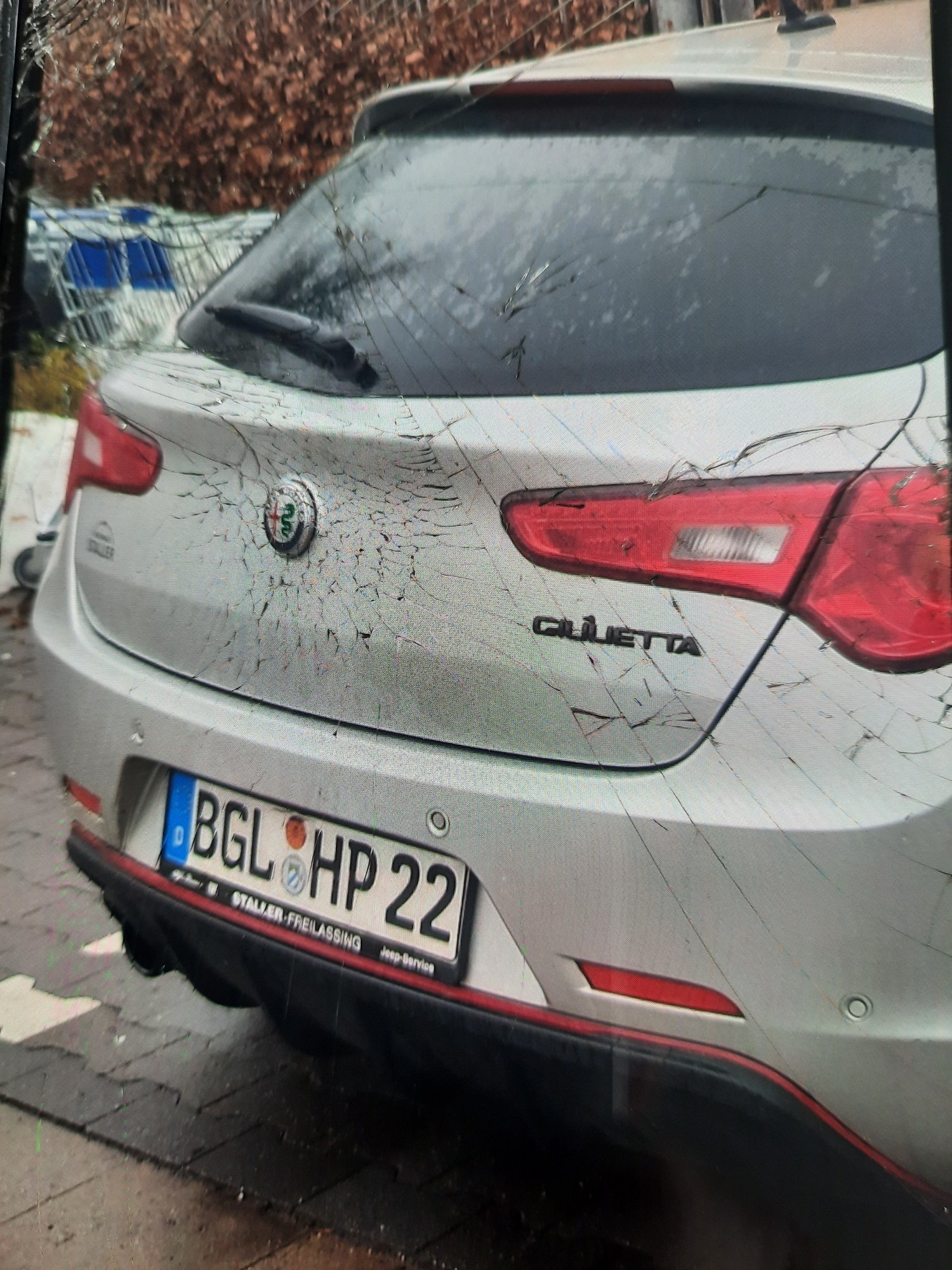 Numer rejestracyjny BGLHP22 posiada Alfa Romeo Giulietta