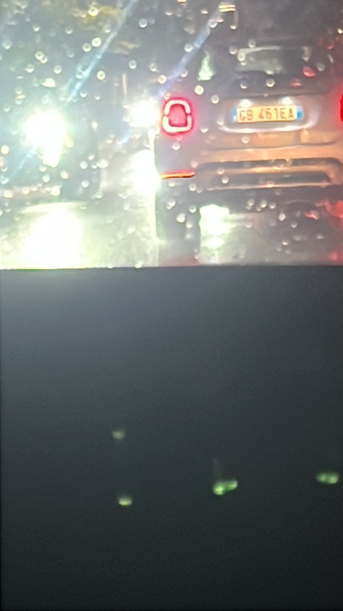 Numer rejestracyjny GB451EA posiada KIA CEED III