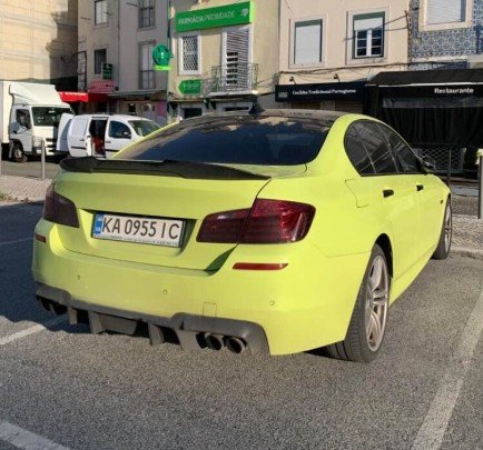 Numer rejestracyjny KA0955IC posiada BMW 535I
