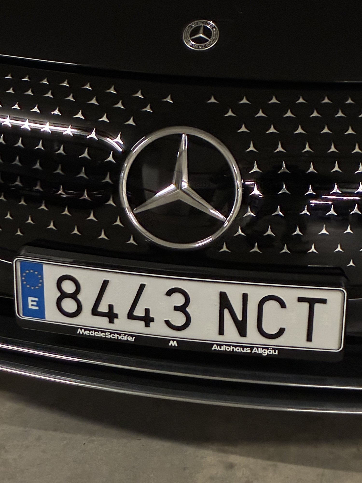 Numer rejestracyjny 8443NCT posiada MERCEDES EQE (295)