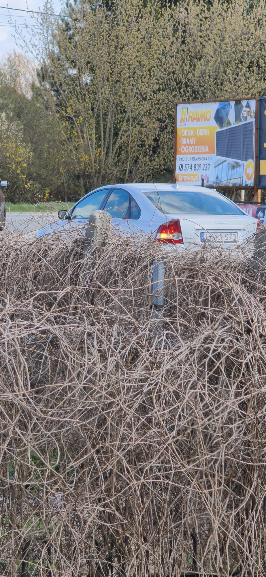 Numer rejestracyjny LRY FS73 posiada VOLVO S40 2.0 D MR`04 E4 S40 2.0 D MR`04 E4 - LRYFS73