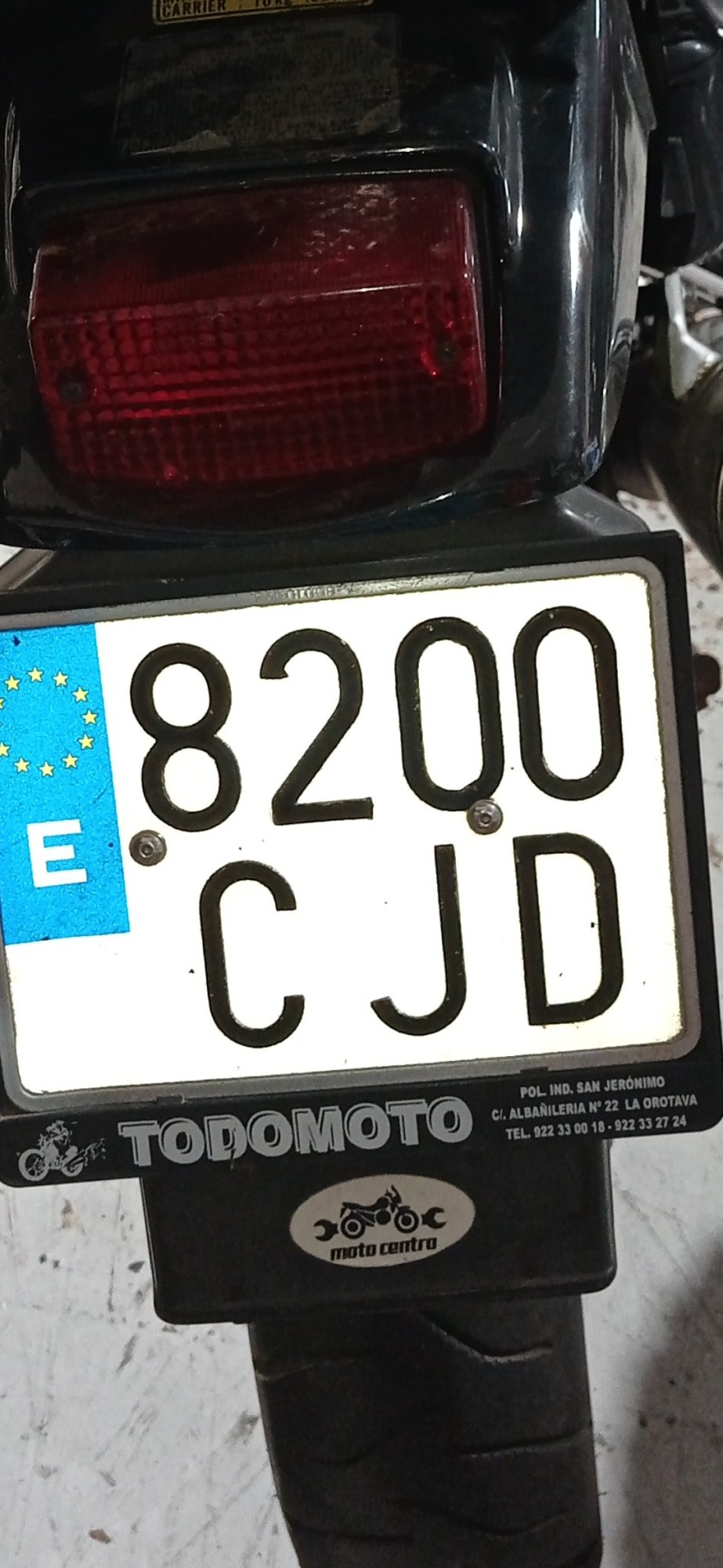 Numer rejestracyjny 8200CJD posiada HONDA XRV 750