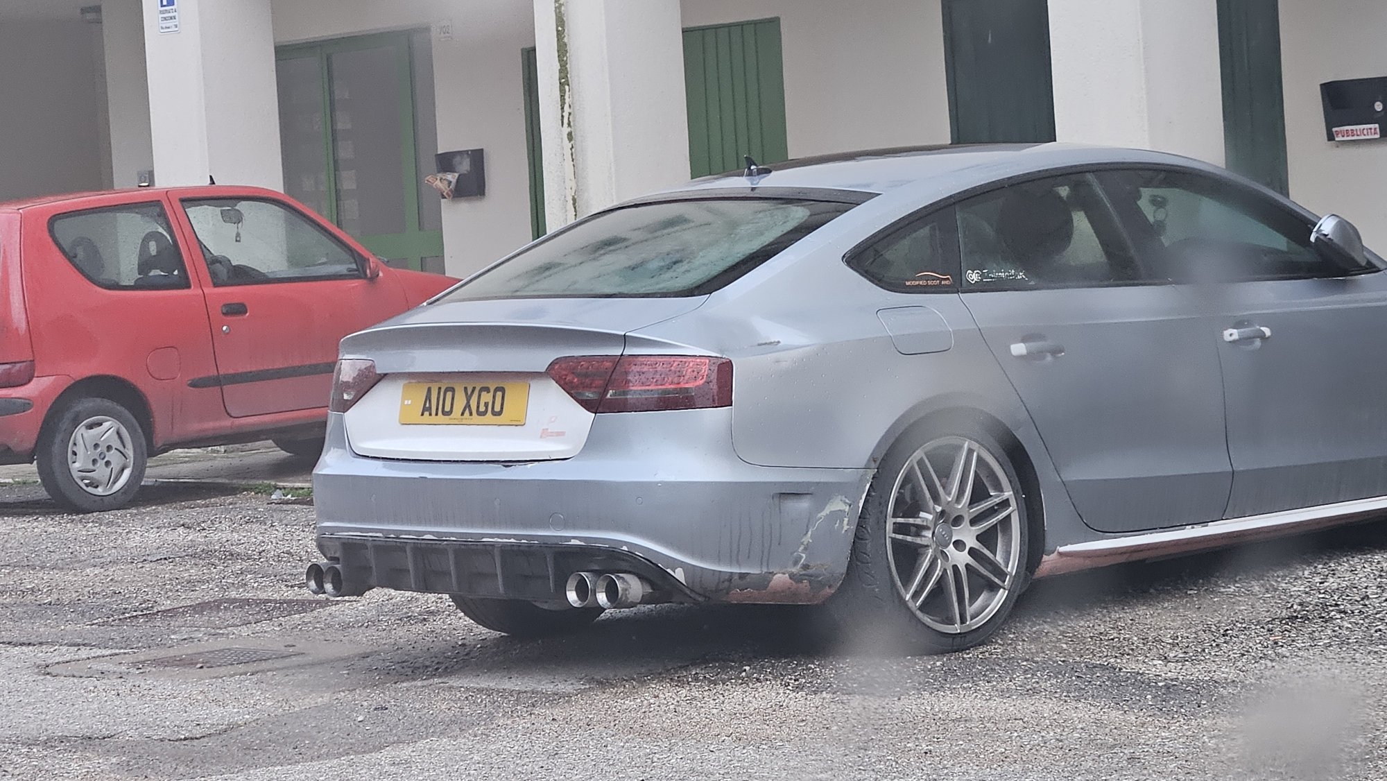 Numer rejestracyjny A10XGO posiada Audi A5