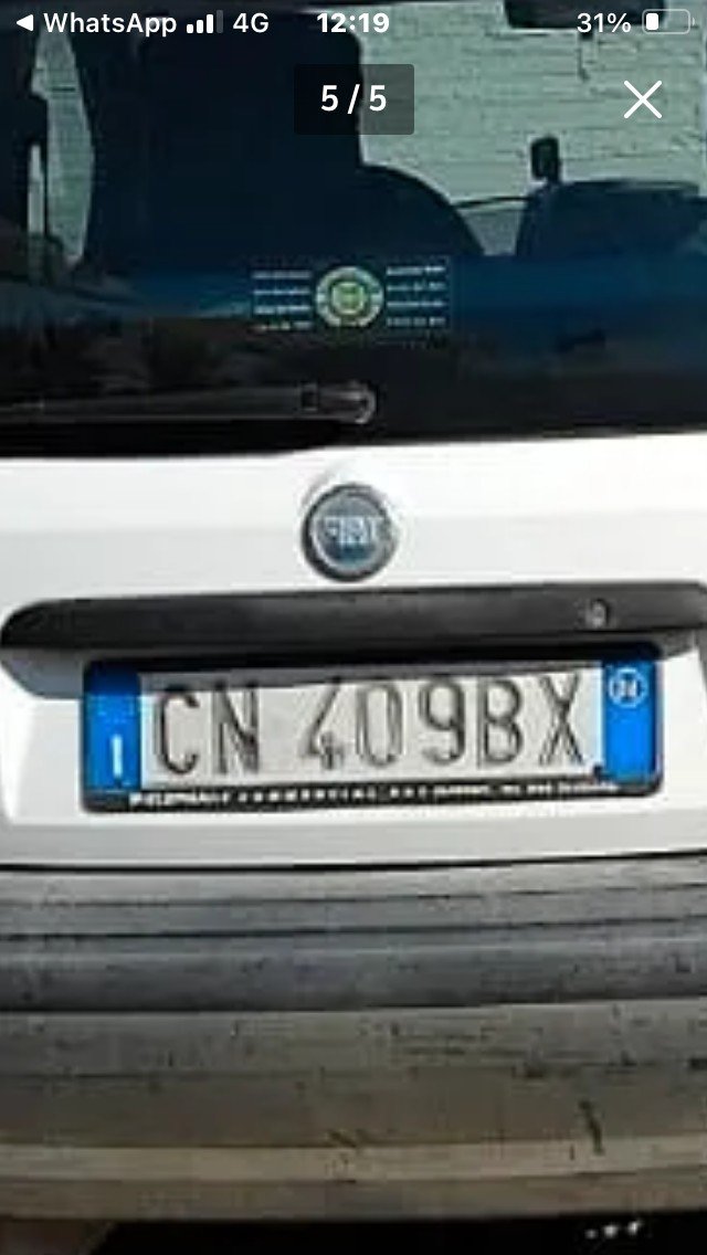 Numer rejestracyjny CN409BX posiada FIAT Panda 2a serie