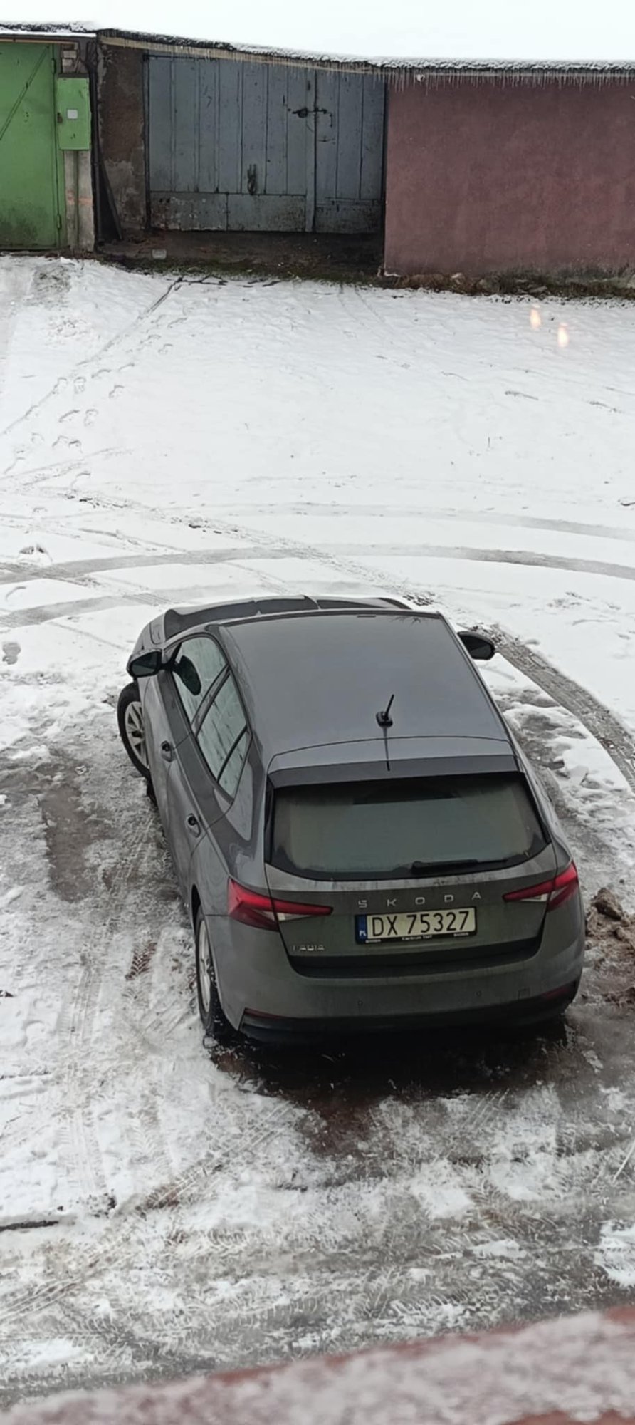 Numer rejestracyjny DX 75327 posiada SKODA FABIA - DX75327