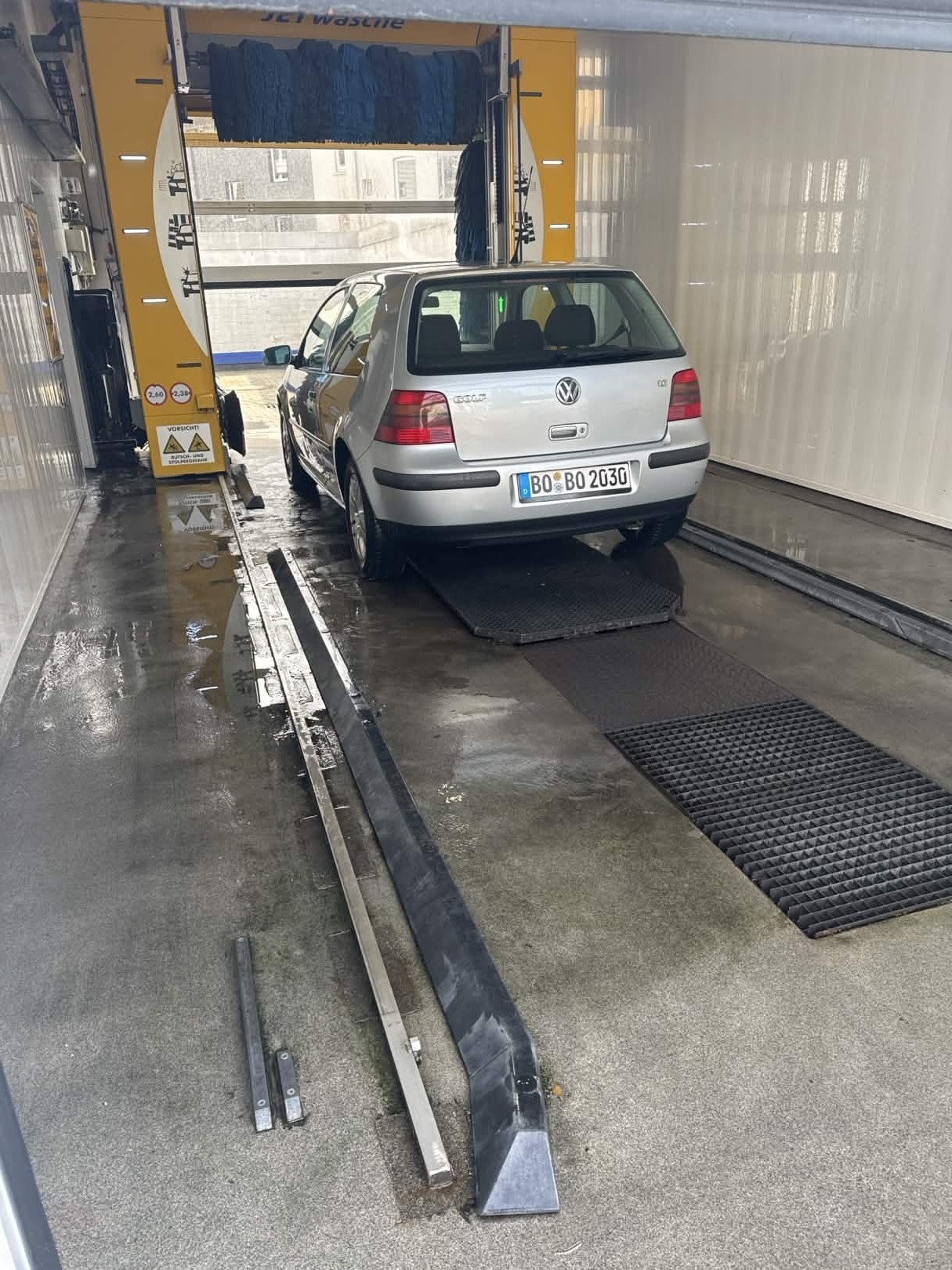 Numer rejestracyjny BOBO2030 posiada Volkswagen Golf GTI