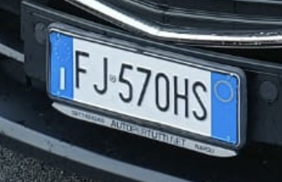 Numer rejestracyjny FJ570HS posiada MAZDA CX-3