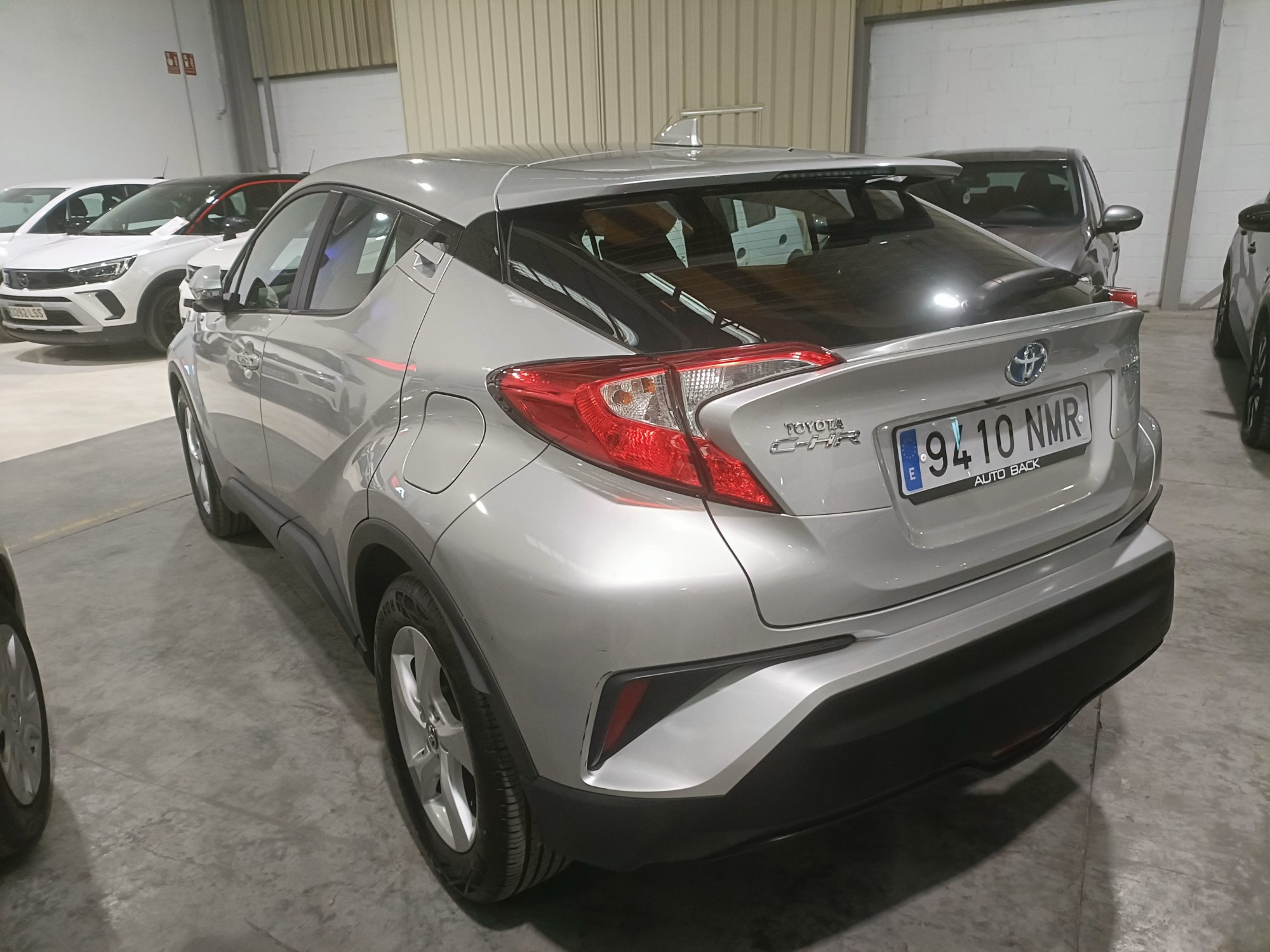 Numer rejestracyjny 9410NMR posiada TOYOTA C-HR