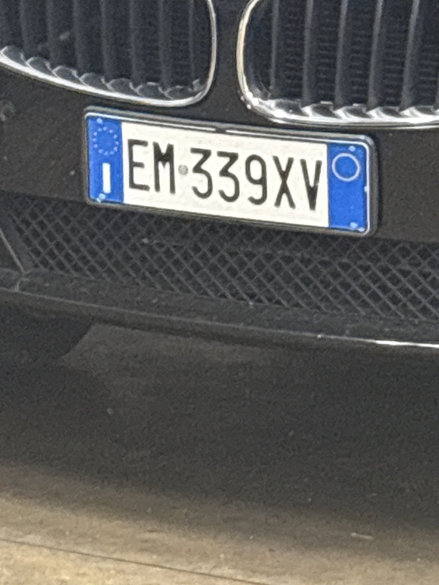 Numer rejestracyjny EM339XV posiada BMW Z4