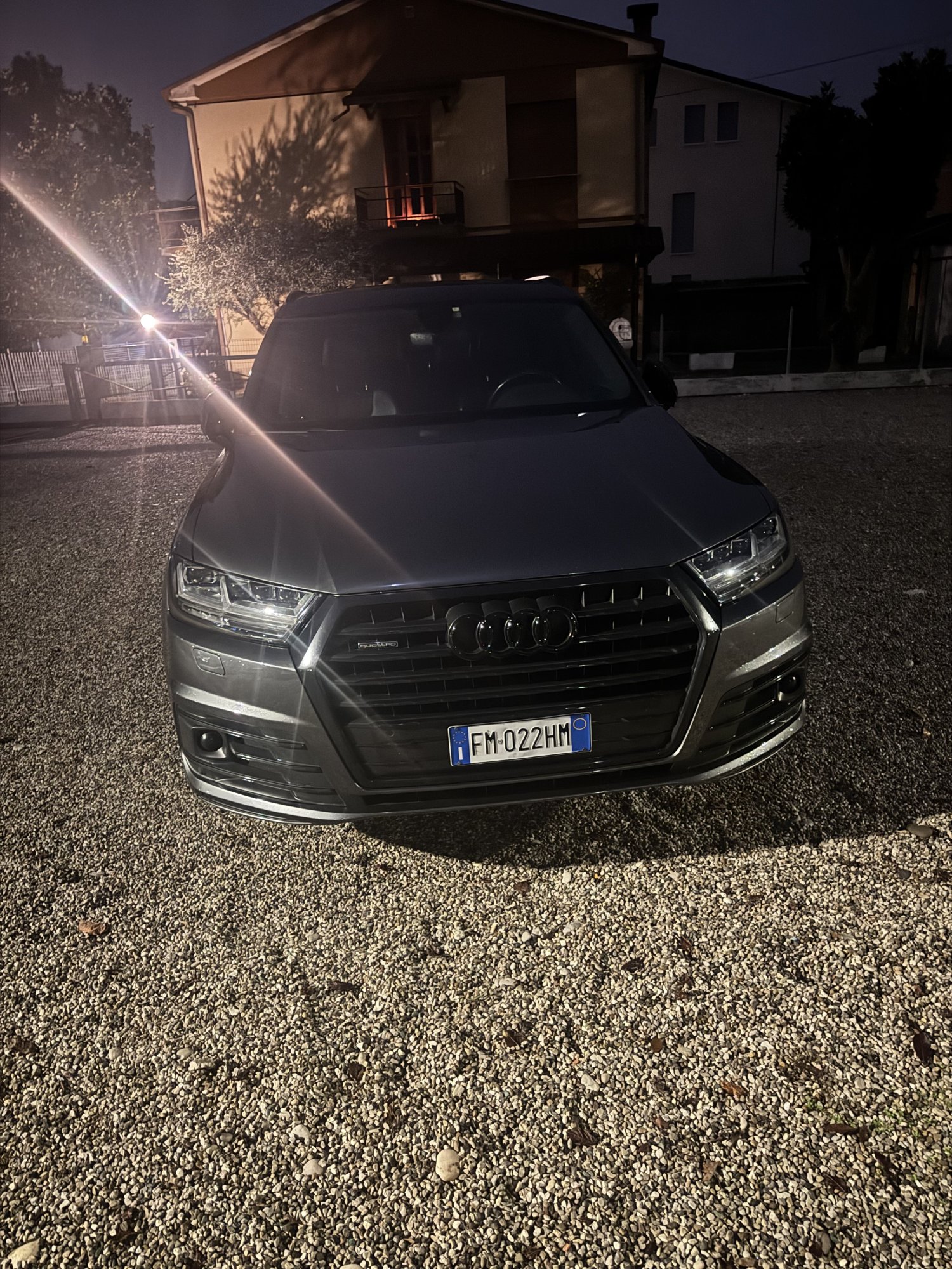 Numer rejestracyjny FM022HM posiada AUDI Q7 2a serie