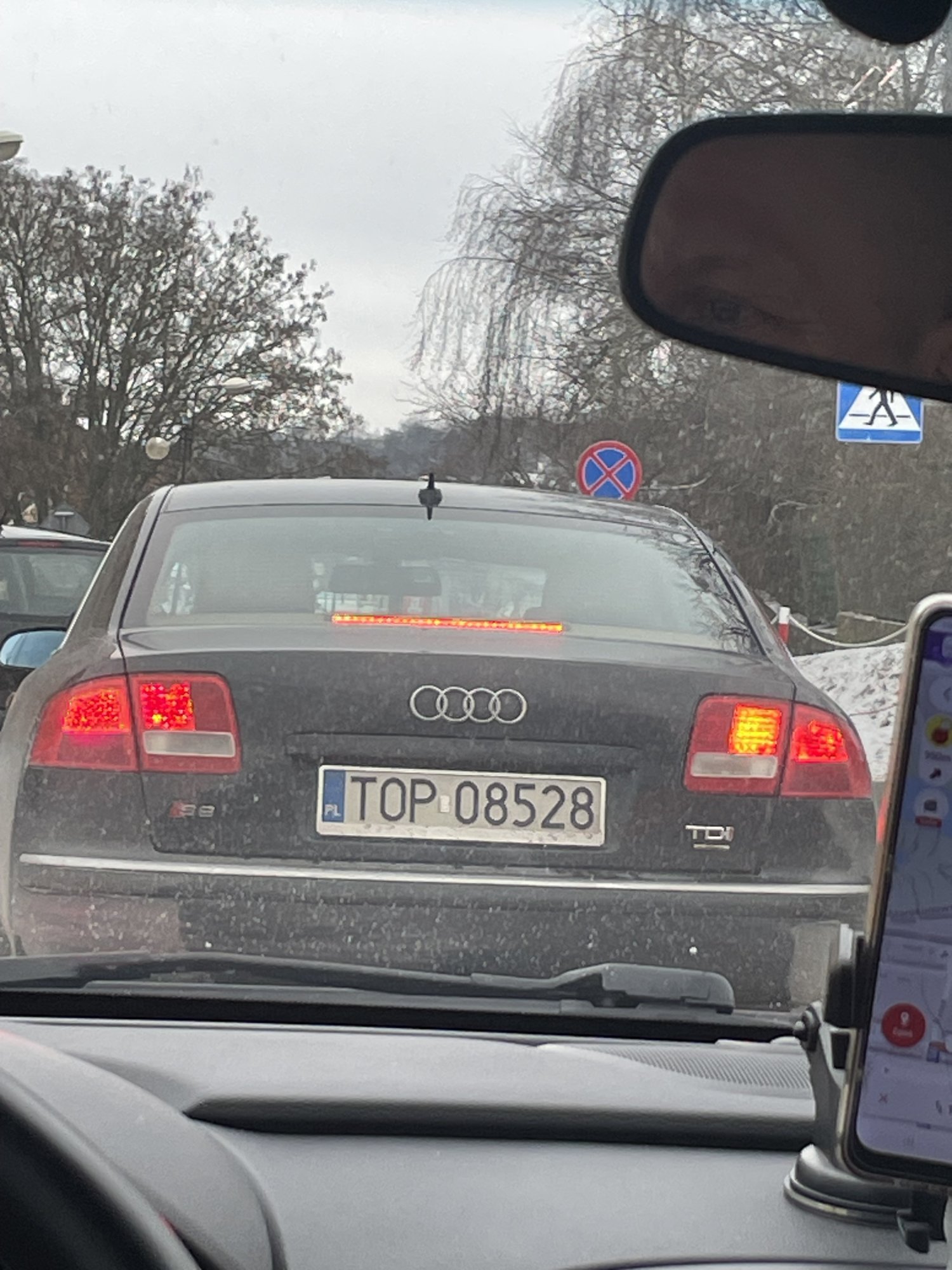 Numer rejestracyjny TOP 08528 posiada AUDI A8 - TOP08528