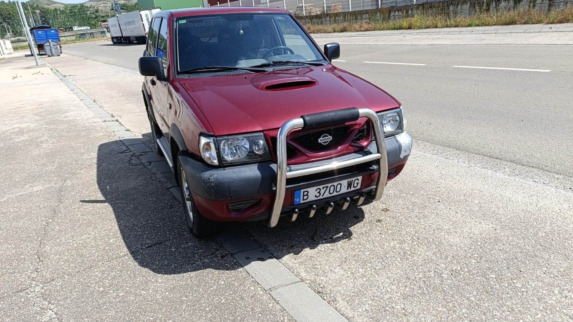 Numer rejestracyjny B3700WG posiada NISSAN TERRANO II