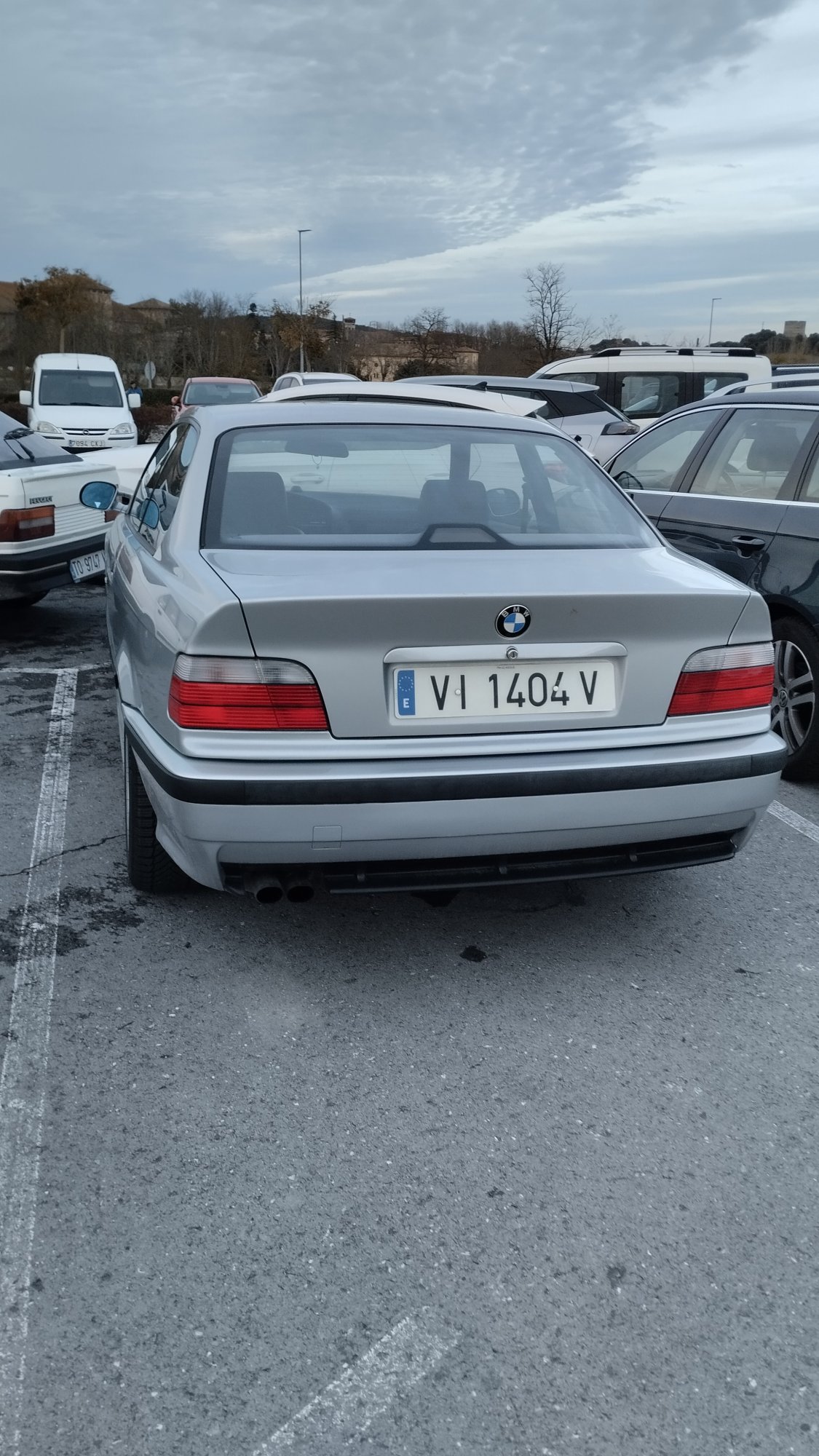 Numer rejestracyjny VI1404V posiada BMW SERIE 3 Numer rejestracyjny VI1404V posiada BMW SERIE 3
