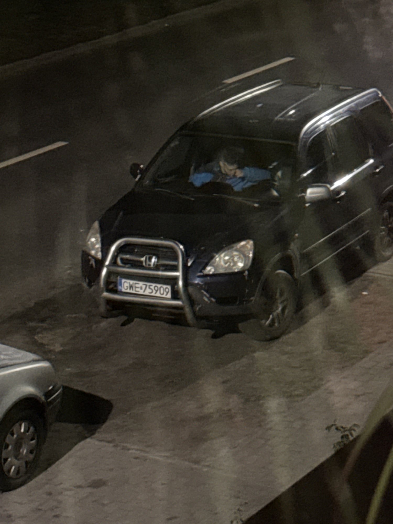 Numer rejestracyjny GWE 75909 posiada HONDA CR-V 2,0 - GWE75909