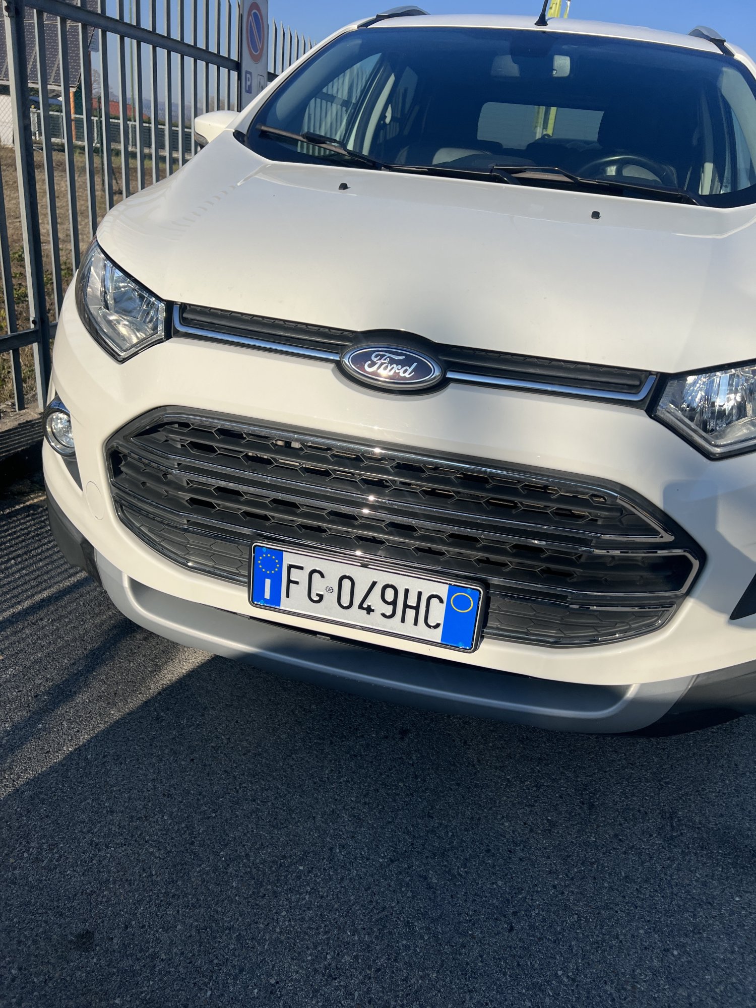 Numer rejestracyjny FG049HC posiada FORD EcoSport