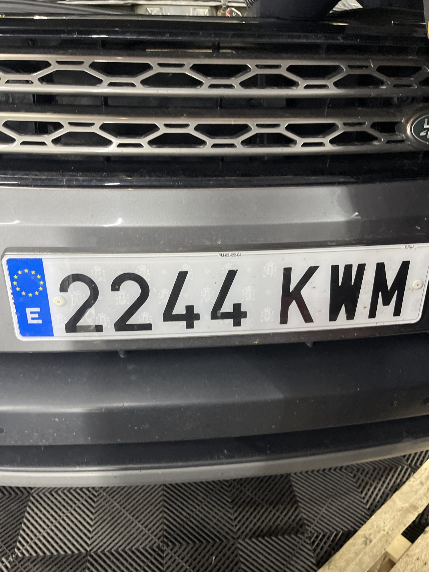 Numer rejestracyjny 2244KWM posiada LAND ROVER DISCOVERY