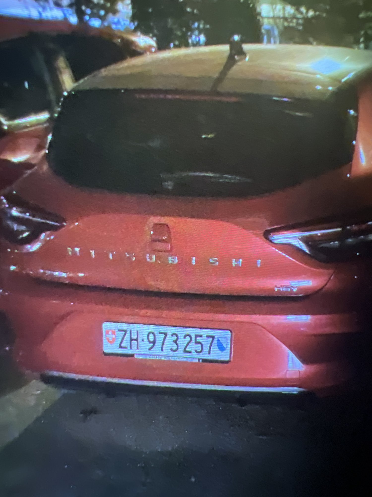 Numer rejestracyjny ZH973257 posiada Mitsubishi  HEV