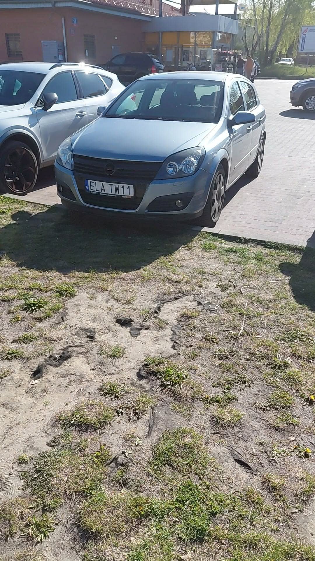 Numer rejestracyjny ELA TW11 posiada OPEL Astra III 1.9 CDTI MR`04 E4 Cosmo Aut. - ELATW11