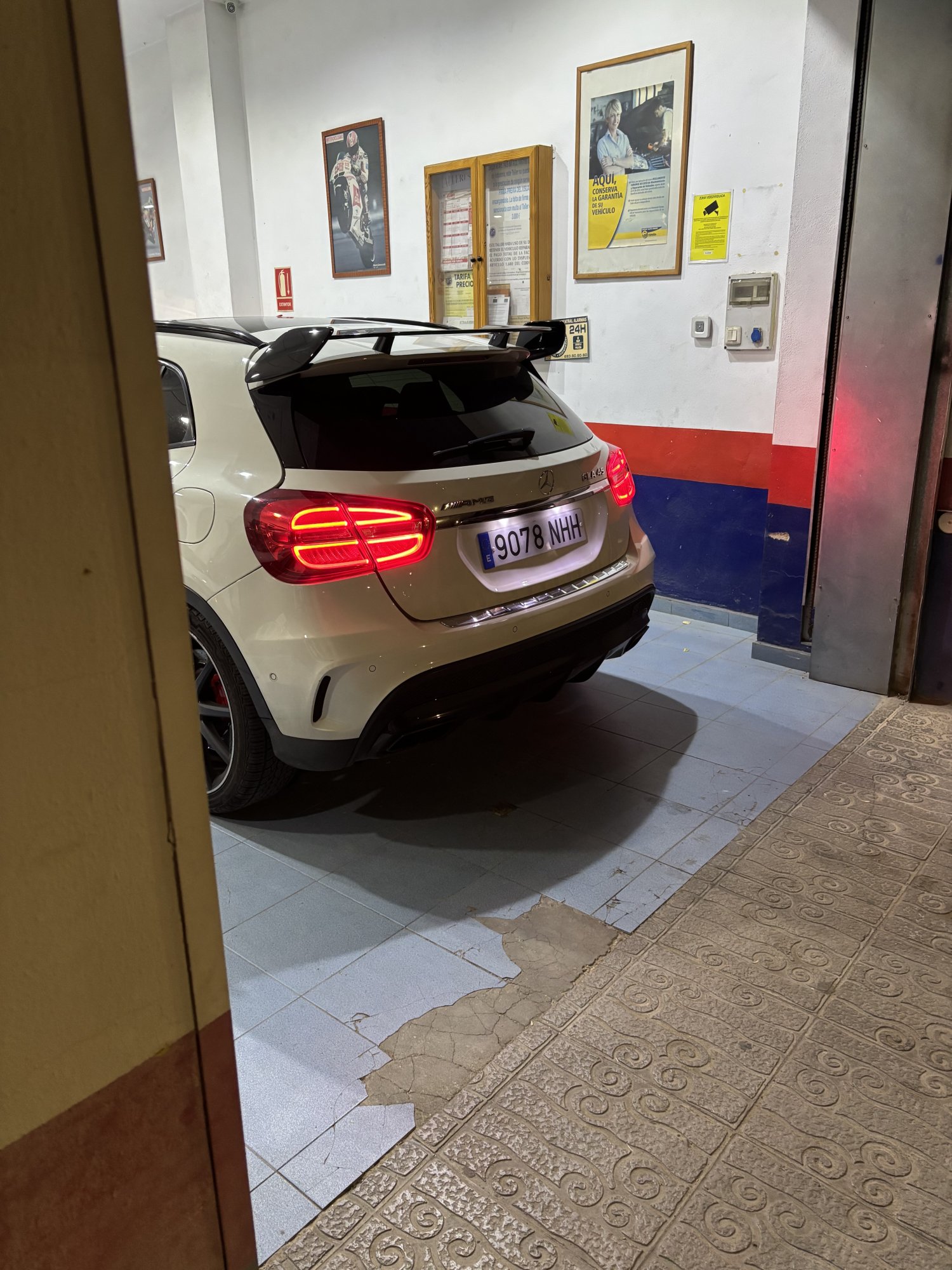 Numer rejestracyjny 9078NHH posiada MERCEDES GLA (156)