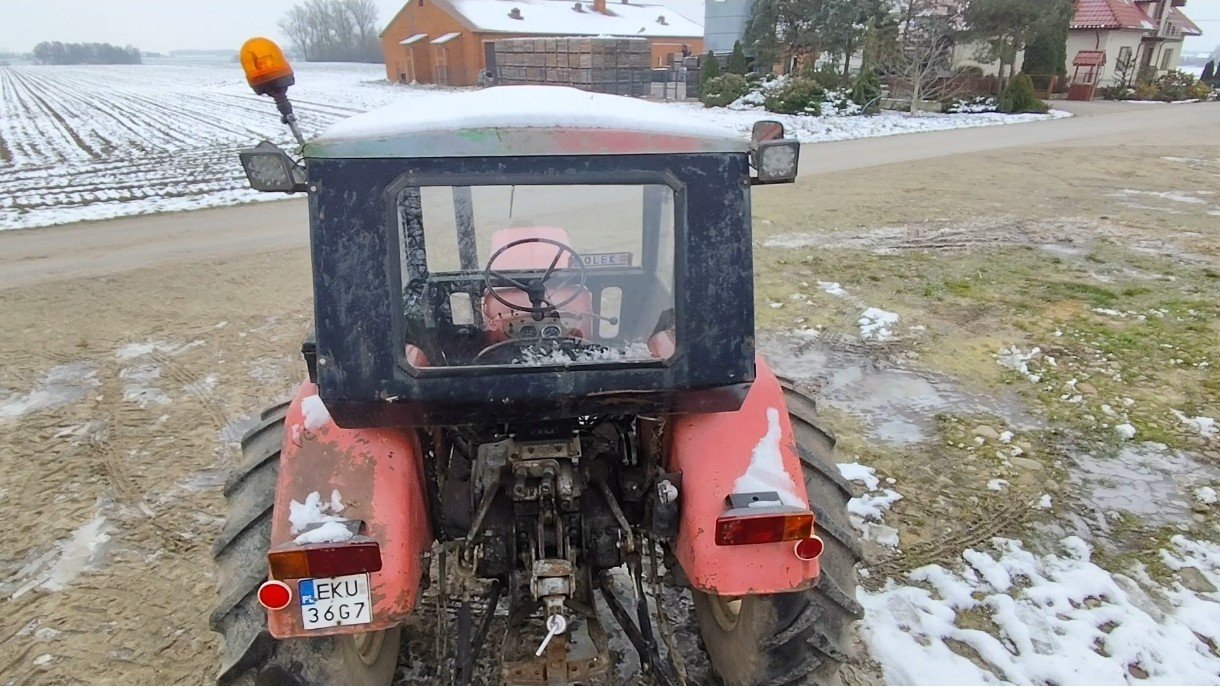 Numer rejestracyjny EKU 36G7 posiada URSUS C 355 - EKU36G7