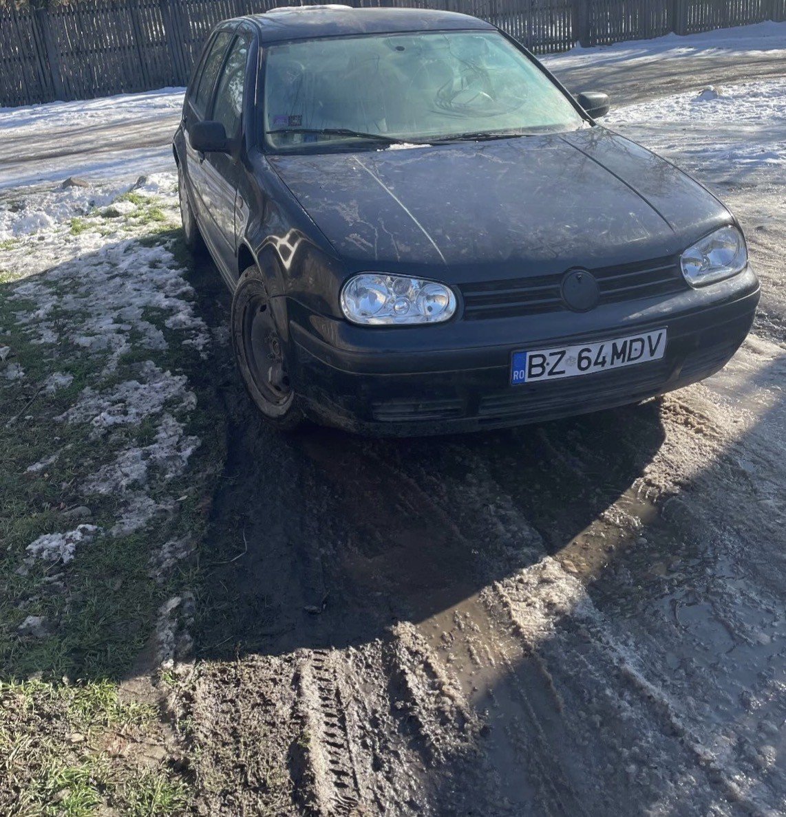 Numer rejestracyjny BZ64MDV posiada Volkswagen Golf