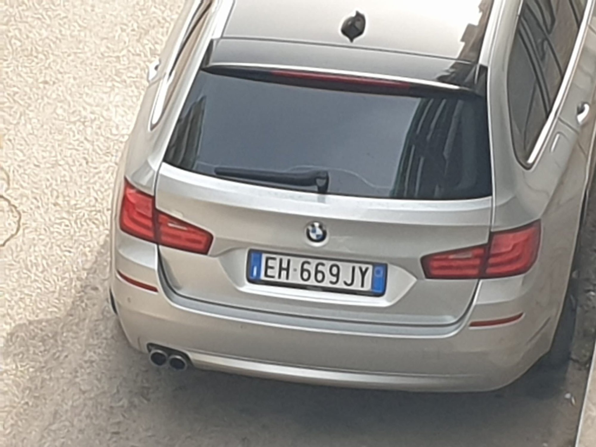 Numer rejestracyjny EH669JY posiada BMW Serie 5