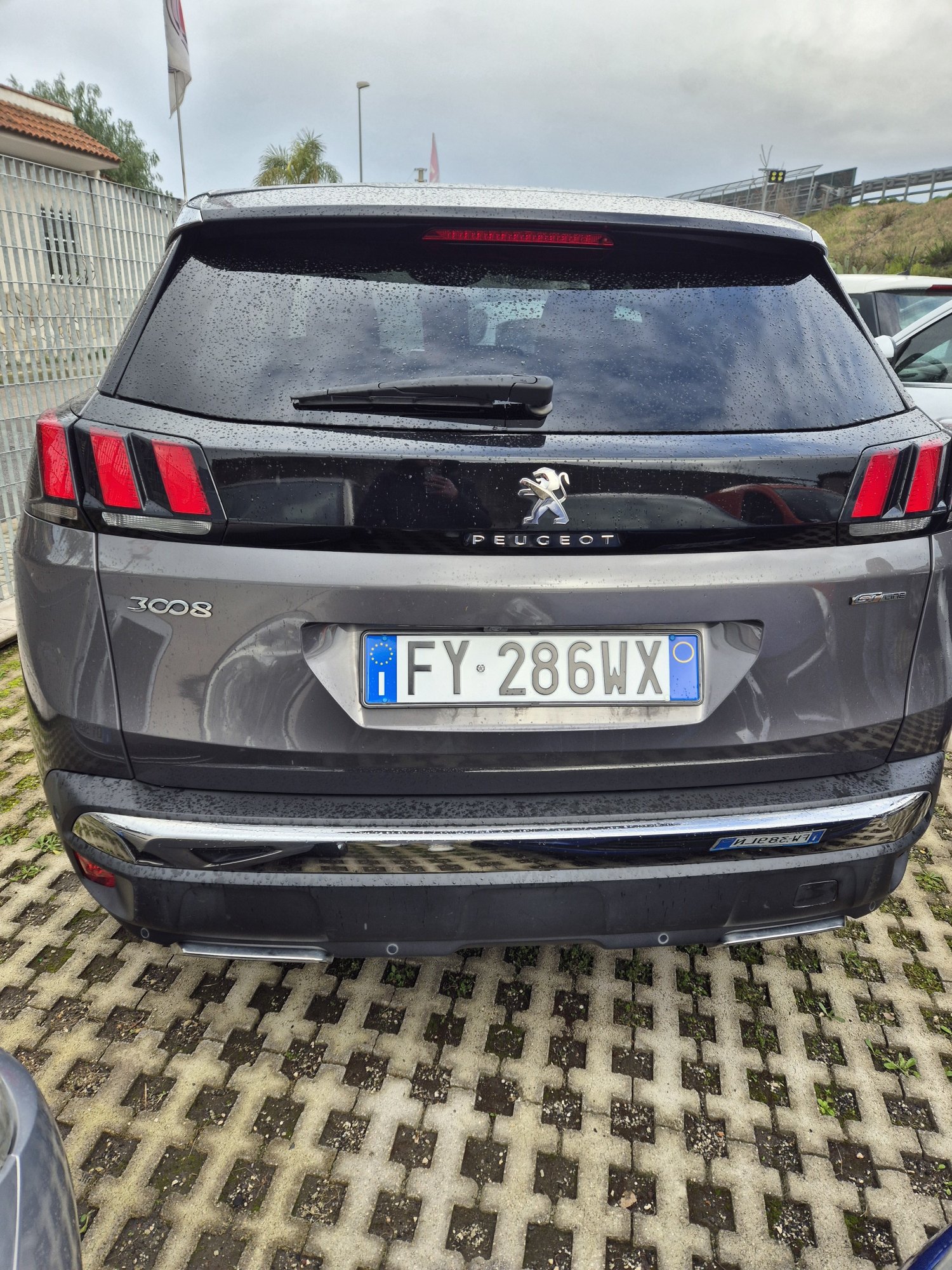 Numer rejestracyjny FY286WX posiada PEUGEOT 3008 2a serie