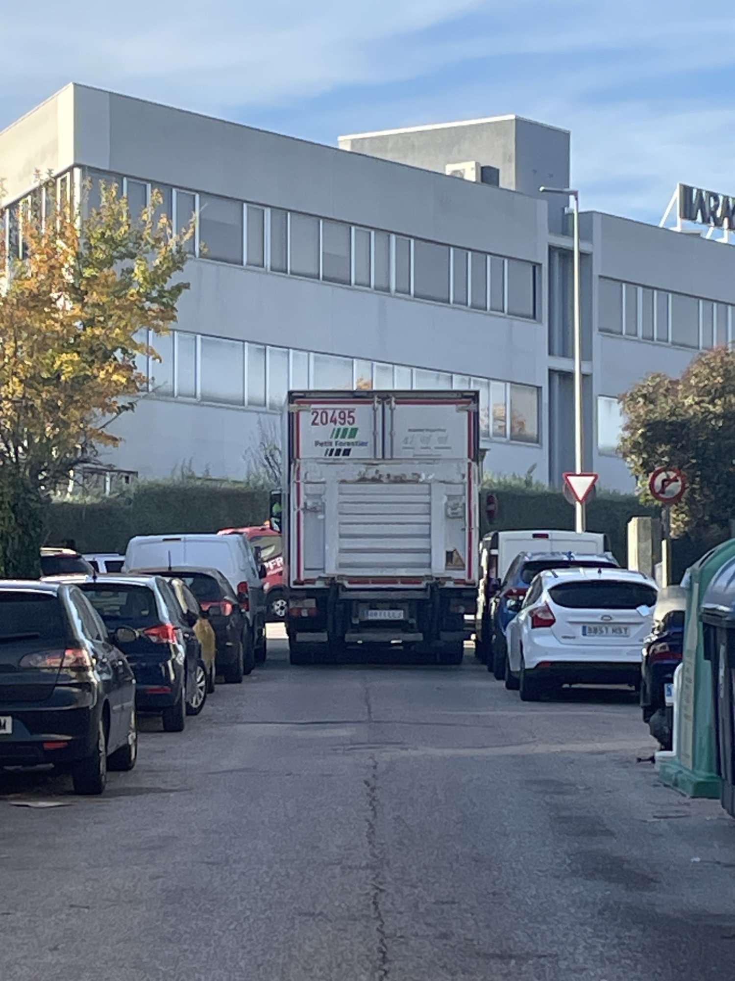 Numer rejestracyjny 8931HST posiada BMW SERIE 1 Numer rejestracyjny 8931HST posiada BMW SERIE 1