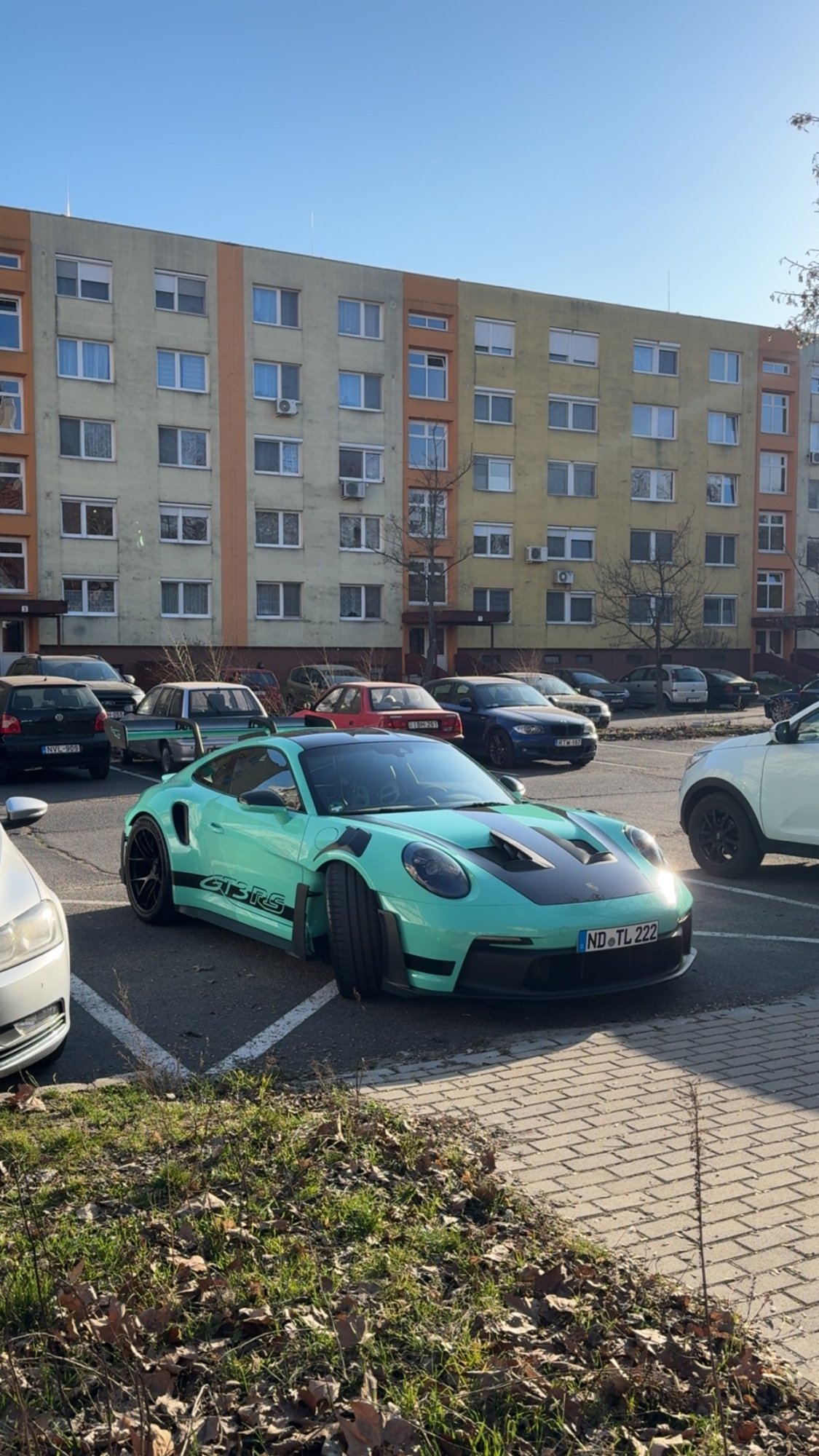 Numer rejestracyjny NDTL222 posiada Porsche 911 GT3 RS