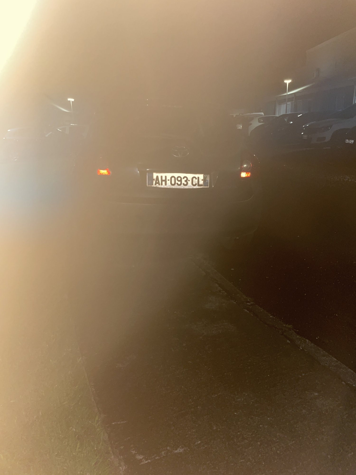 Numer rejestracyjny AH093CL posiada TOYOTA AURIS Numer rejestracyjny AH093CL posiada TOYOTA AURIS