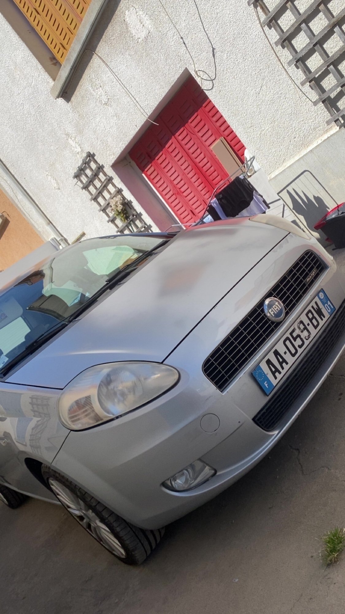 Numer rejestracyjny AA059BW posiada FIAT GRANDE PUNTO