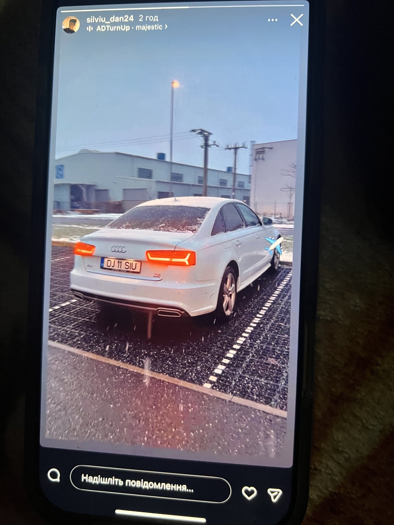 Numer rejestracyjny DJ11SIU posiada Audi 