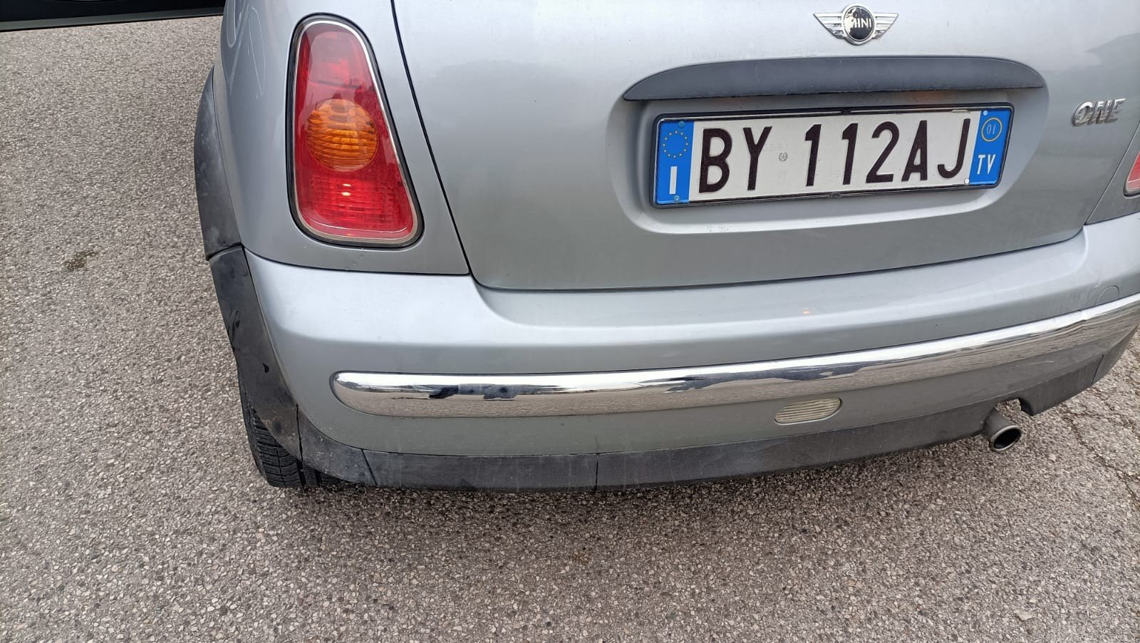 Numer rejestracyjny BY112AJ posiada MINI Mini 2a serie