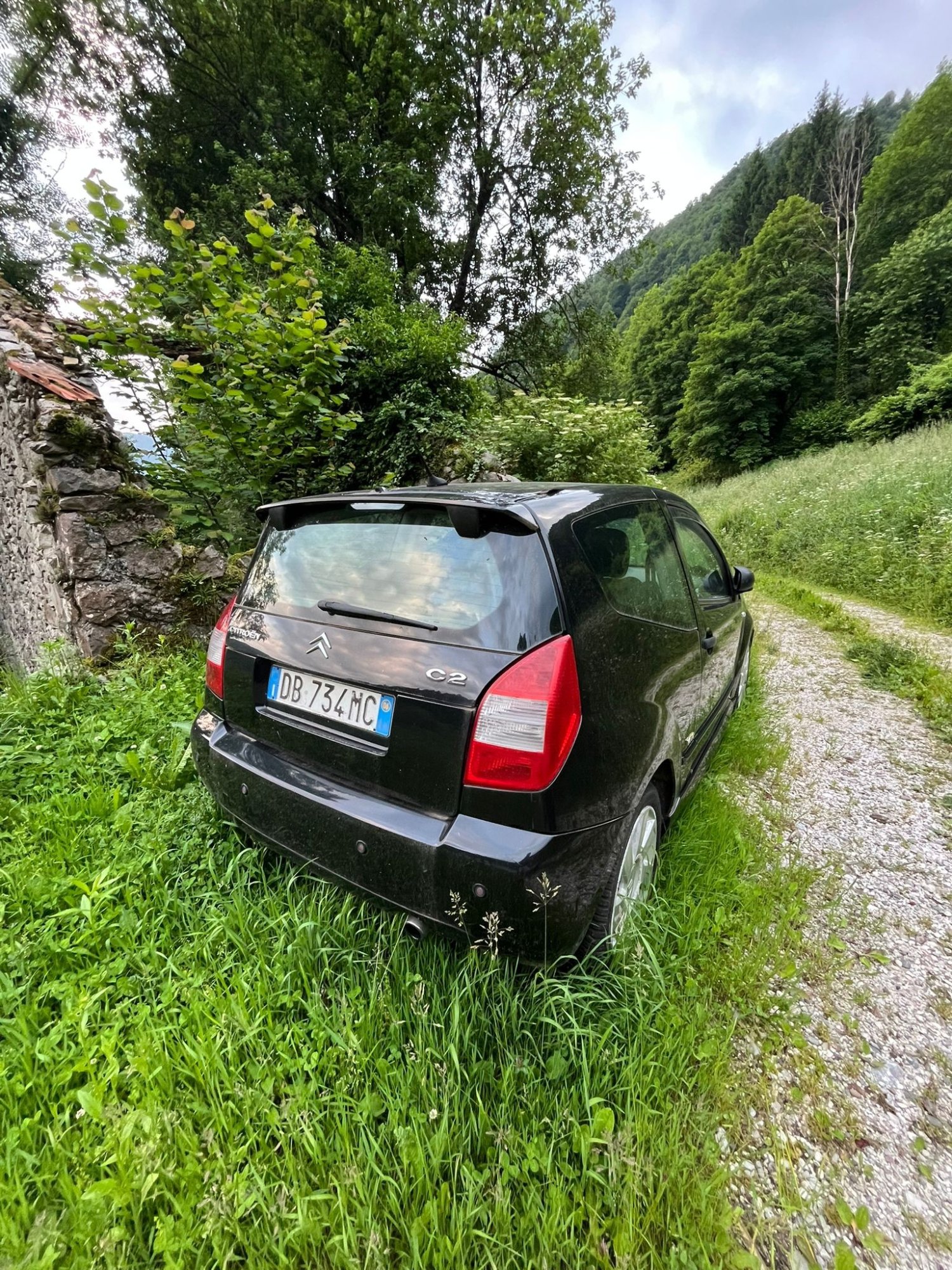 Numer rejestracyjny DB734MC posiada CITROEN C2