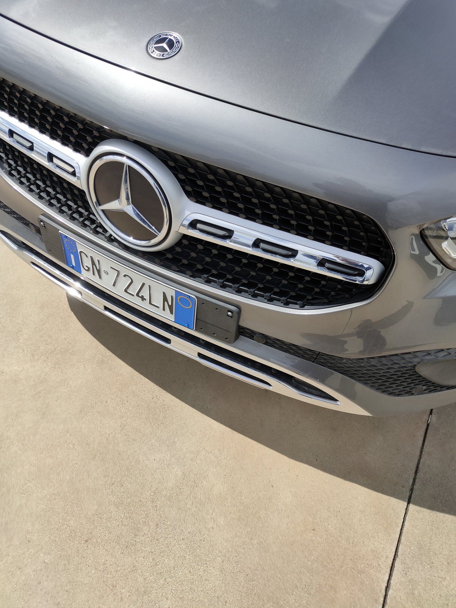 Numer rejestracyjny GN724LN posiada MERCEDES GLA