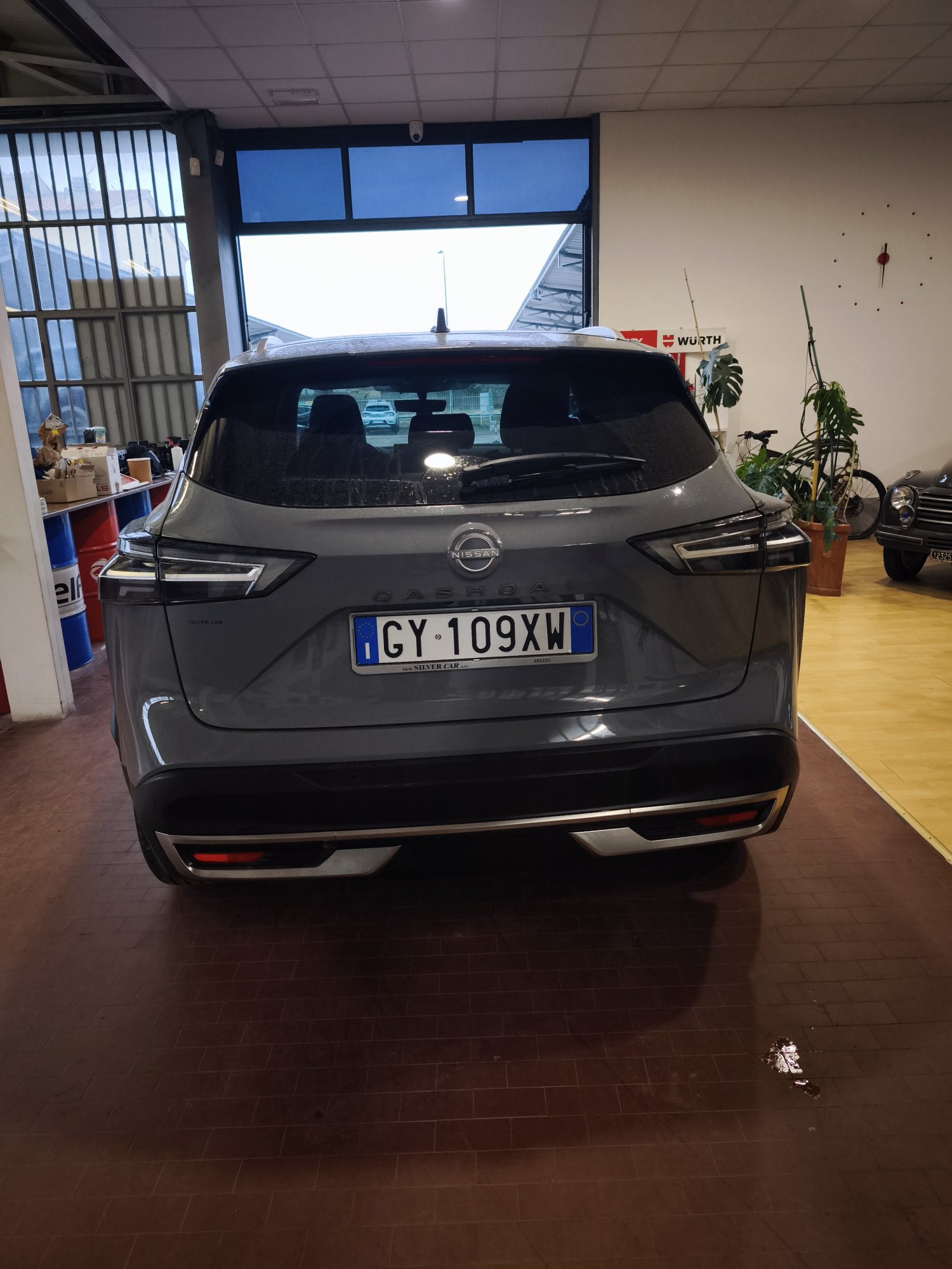 Numer rejestracyjny GY109XW posiada NISSAN Qashqai 3a serie