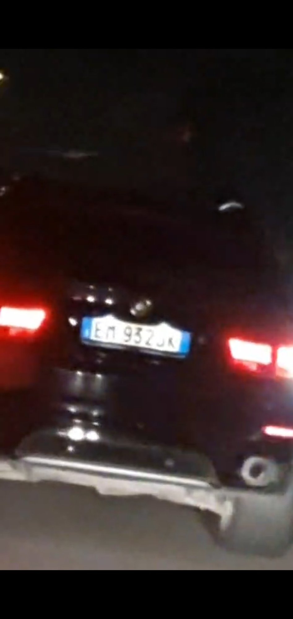 Numer rejestracyjny EM932JK posiada BMW X5