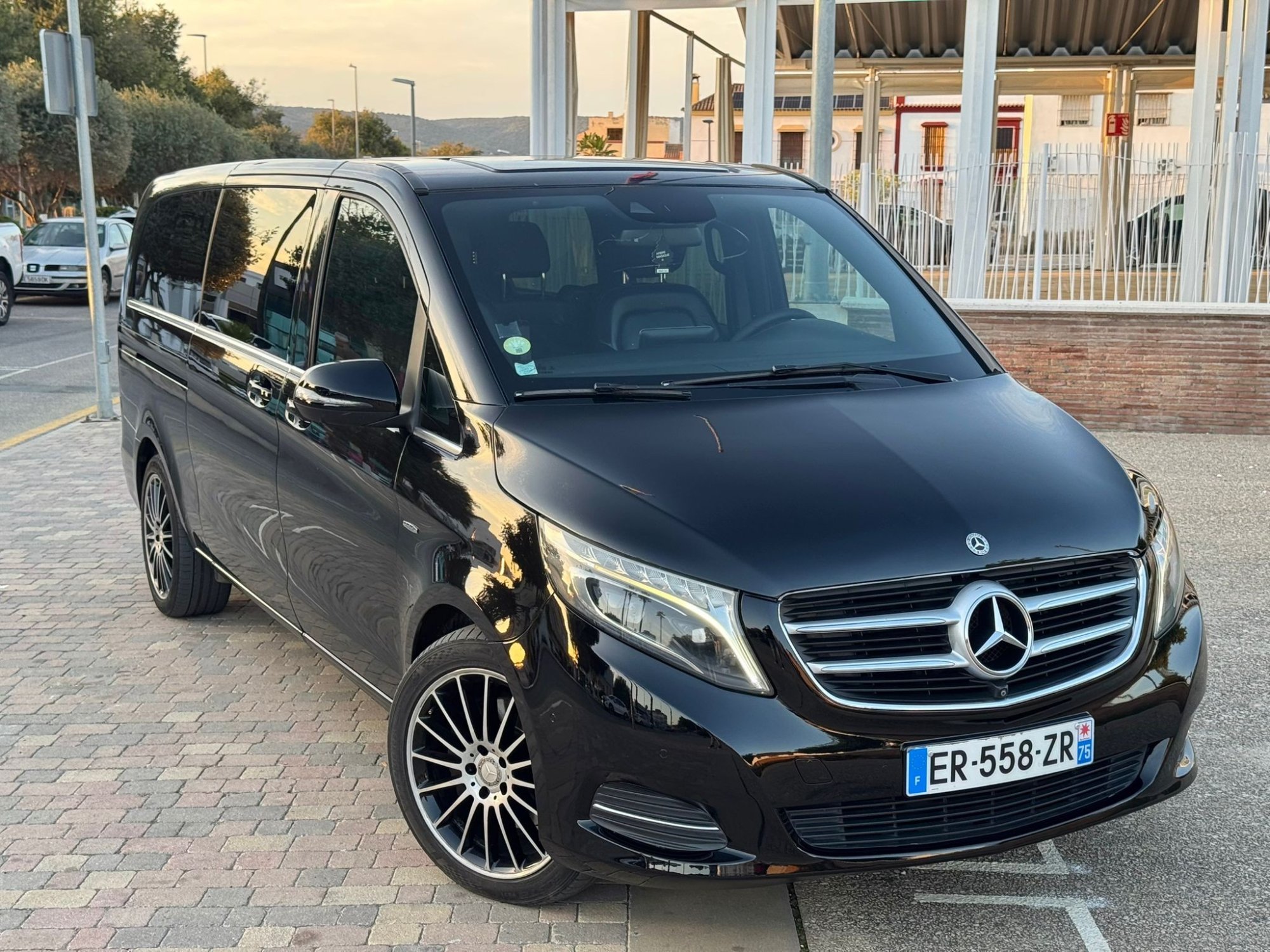 Numer rejestracyjny ER558ZR posiada MERCEDES CLASSE V Numer rejestracyjny ER558ZR posiada MERCEDES CLASSE V