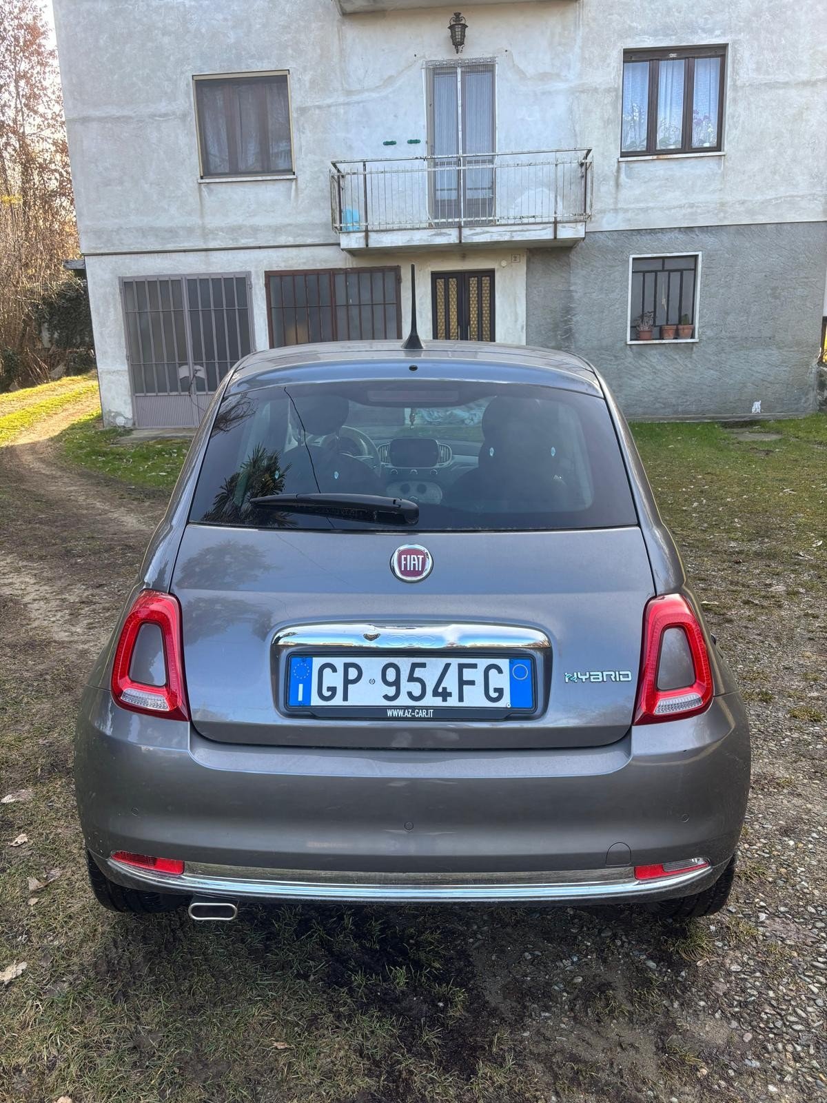 Numer rejestracyjny GP954FG posiada FIAT 500